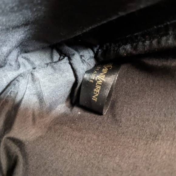 - Yves Saint Laurent - Picture 5 of 12